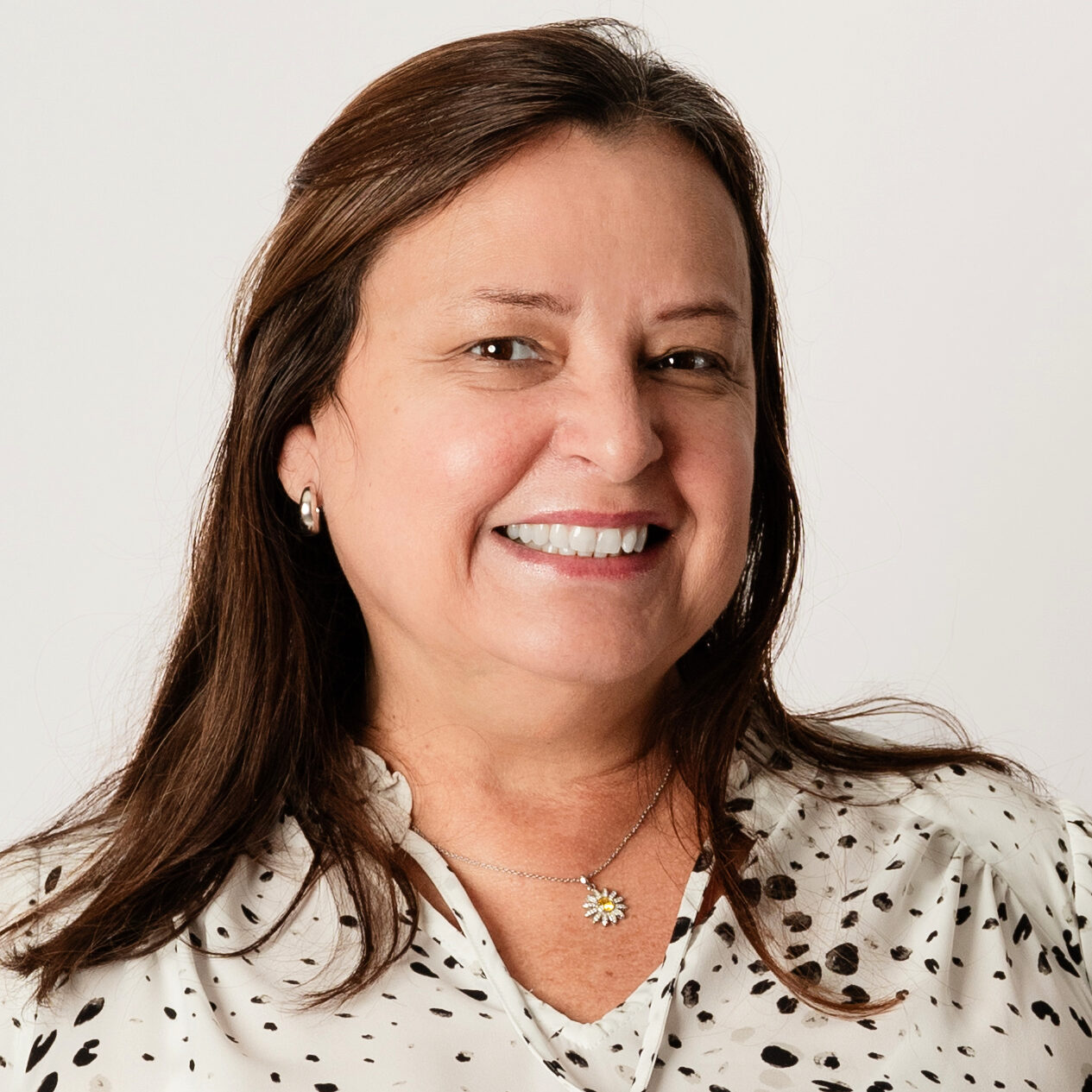 Bio - Dulce Oliveros - Manager of Programs Cropped